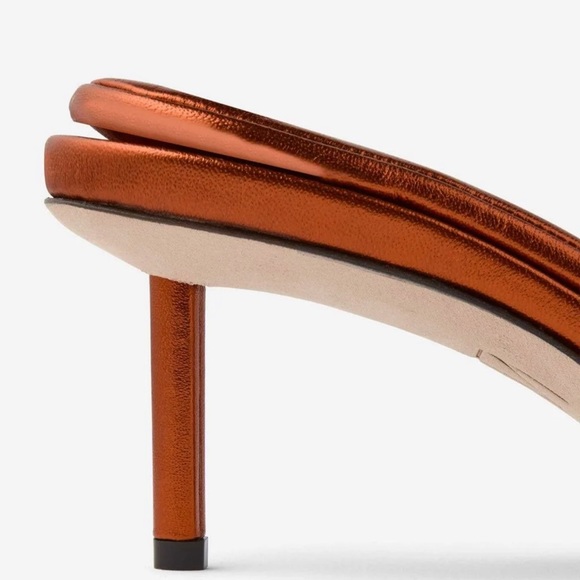 Tamara Mellon Futura Sandal Sz 37.5 EU / 7 US. Summer 2023 collection. Sold out. - Picture 4 of 9